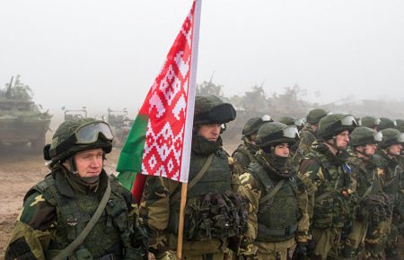 В учениях в Беларуси  принимает участие меньше военных и техники РФ, чем 9 лет назад —  белорусский политолог