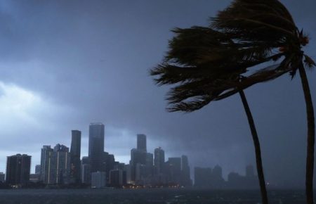 Ураган «Ірма» почав лютувати на островах Флориди(ВІДЕО)