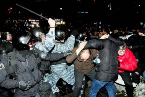 В Києві вперше відбувся суд щодо побиття журналістки на який з’явився екс-беркутівець