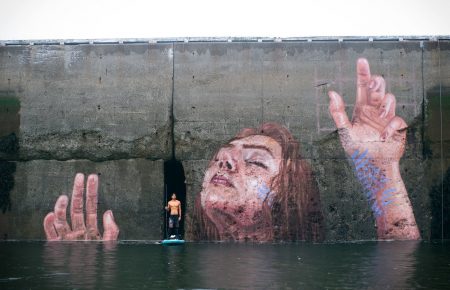 У Канаді художник створив графіті, що показує висоту припливу (ФОТО)
