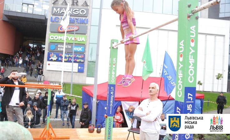 У Львові 7-річна дівчинка встановила світовий рекорд з воркауту (ФОТО)