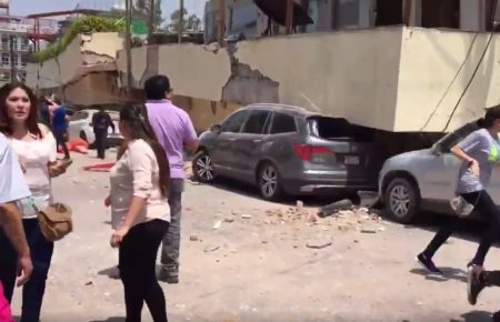 Перші кадри землетрусу в Мехіко: зруйновано чимало будинків (ВІДЕО, ФОТО)