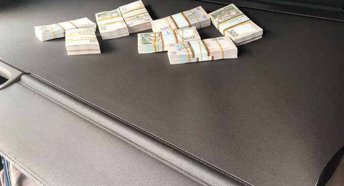 На Буковині спіймали на хабарі начальника податкової На Буковині спіймали на хабарі начальника податкової