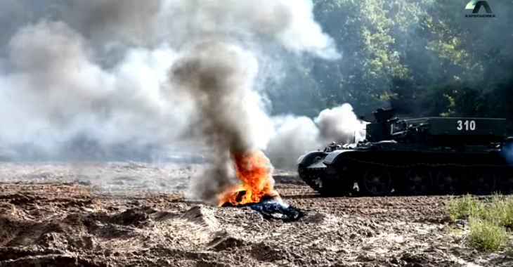 Українські танкісти відзначають професійне свято (ВІДЕО) Українські танкісти відзначають професійне свято (ВІДЕО)