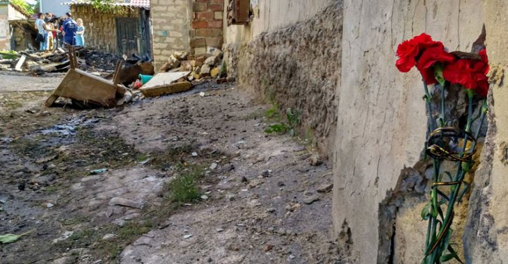 Пожежа в Херсоні: жінка вистрибнула з вікна з дитиною на руках, — журналіст Пожежа в Херсоні: жінка вистрибнула з вікна з дитиною на руках, — журналіст
