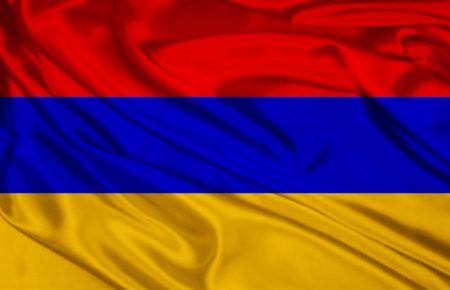 Вірменія пообіцяла визнати незалежність Карабаху в разі початку військових дій
