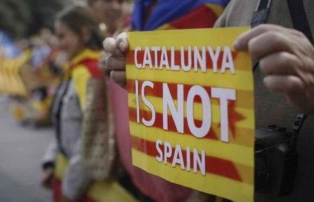 Під час сутичок у Каталонії постраждали 11 поліцейських