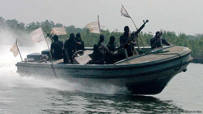Пошуками українця, якого викрали пірати, займається судновласник, — МЗС