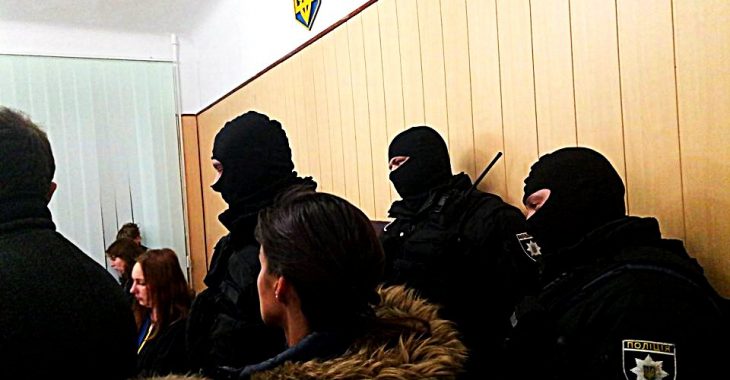 Звільнили з-під варти: що відбувається у суді, де судять Коханівського, в ці хвилини? (ФОТО) Звільнили з-під варти: що відбувається у суді, де судять Коханівського, в ці хвилини? (ФОТО)