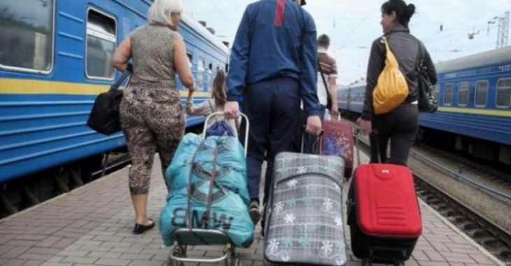 Чому переселенці з Донбасу голодуватимуть під посольством США? Чому переселенці з Донбасу голодуватимуть під посольством США?
