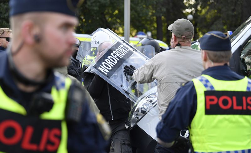 На марші неонацистів у Швеції затримали понад 60 людей (фото)