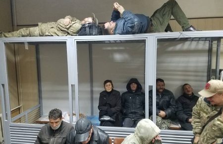 Прихильники Коханівського забарикадувалися в залі Святошинського суду (ФОТО)