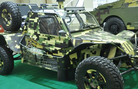 У Києві відкрили міжнародну виставку зброї. Які нові розробки там можна побачити? (ФОТО)