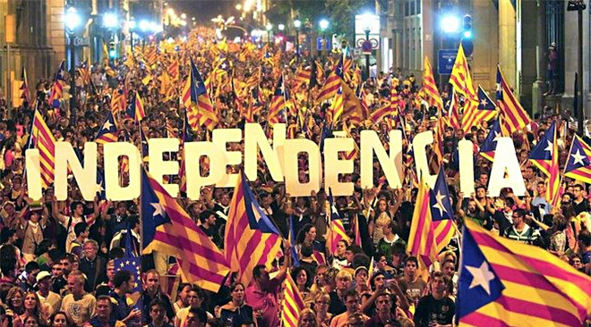 У Каталонії де-факто два кeрівники: голова парламeнту Каталонії, і президентка, призначена урядом Мадриду