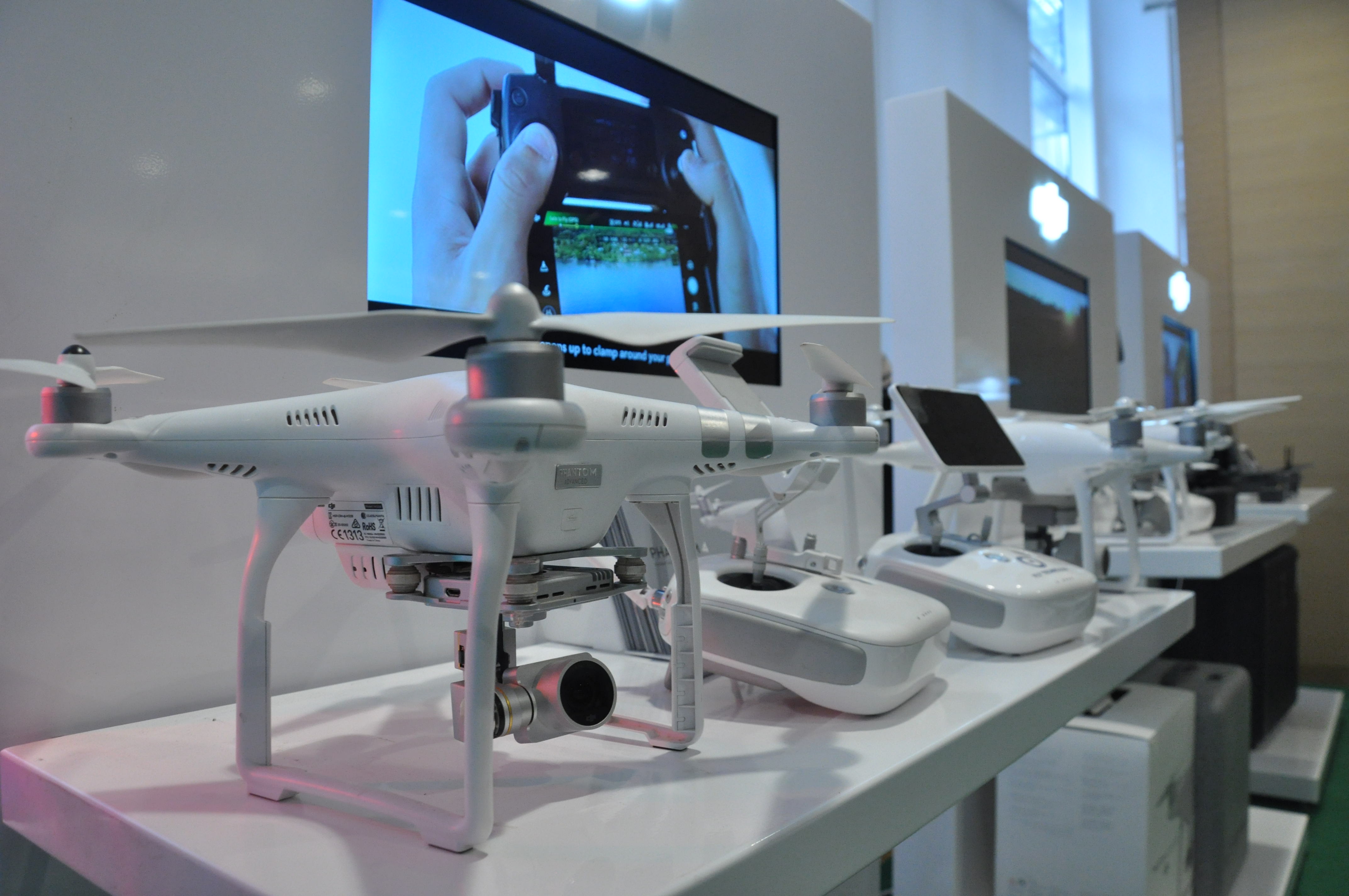 Уряд спростив увезення дронів та комплектуючих