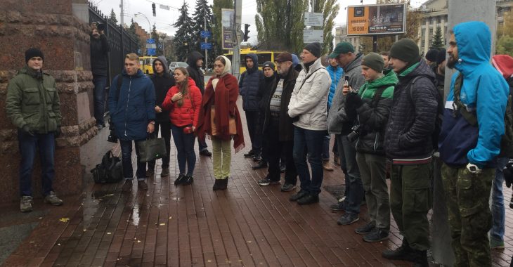 Справа Волкова: активісти влаштували мітинг перед судом, щоб не випустили підозрюваного Справа Волкова: активісти влаштували мітинг перед судом, щоб не випустили підозрюваного