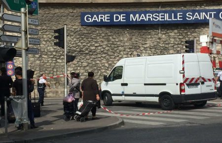 У Франції правоохоронці застрелили нападника із ножем