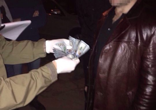 СБУ затримала посадовця ЗСУ за підозрою у хабарництві (ФОТО) СБУ затримала посадовця ЗСУ за підозрою у хабарництві (ФОТО)