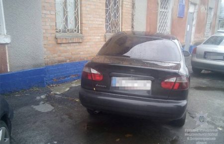Вибори в ОТГ: 4 людей затримали за напад на дільницю на Дніпропетровщині (ФОТО, ВІДЕО)