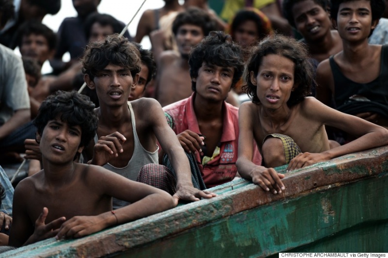 На шляху  до Бангладеш потонули 12 мусульман-рохінджа