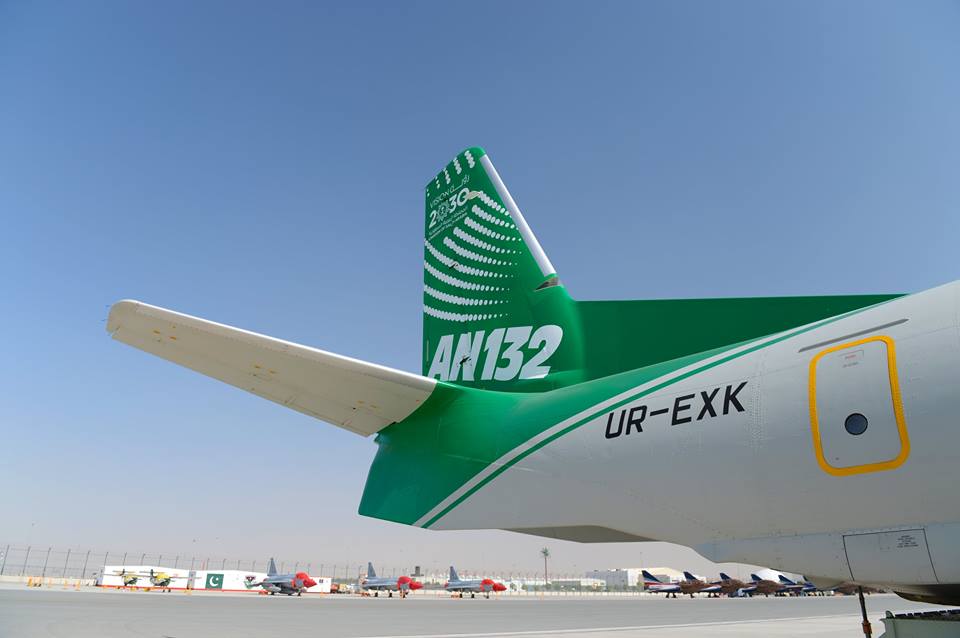 Ан-132D виконав демонстраційний політ на авіасалоні в Дубаї (ВІДЕО)