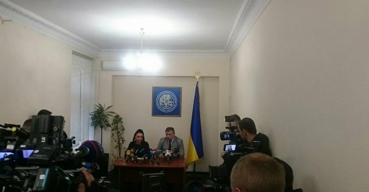 Затриманий детектив НАБУ намагався товаришувати зі мною, — чиновниця Міграційної служби (ФОТО) Затриманий детектив НАБУ намагався товаришувати зі мною, — чиновниця Міграційної служби (ФОТО)