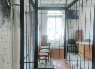 У приміщенні Нікопольського суду стався вибух: одна людина загинула, ще 7 травмовані (ФОТО, ВІДЕО)