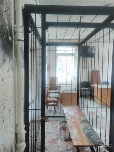 У приміщенні Нікопольського суду стався вибух: одна людина загинула, ще 7 травмовані (ФОТО, ВІДЕО)