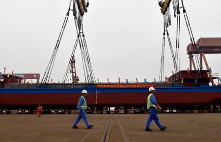 Перший у світі повністю електричний вантажний корабель вийде у плавання в Китаї