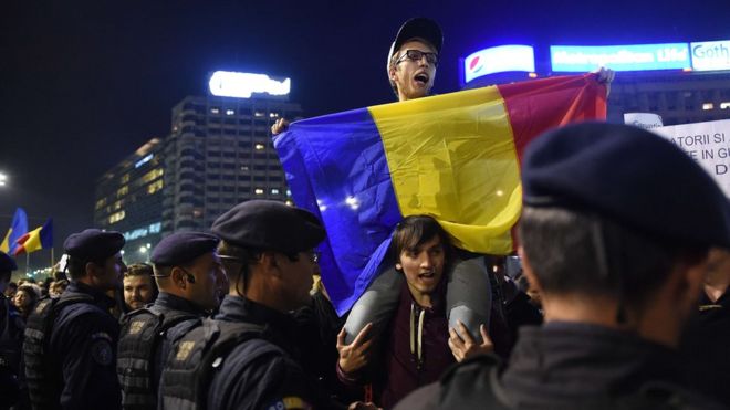 Протести в Бухаресті стихли, але люди можуть вийти знову, — журналістка