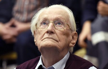 96-річного «бухгалтера Освенцима» визнали придатним для відбування покарання в Німеччині