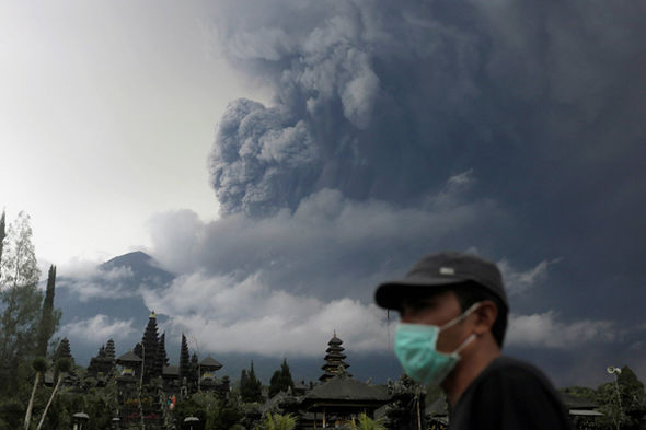 На Балі вдруге за тиждень відбувається виверження вулкану Агунг (ФОТО, ВІДЕО)