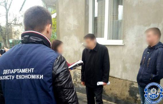 В Луцьку екс-депутата впіймали на хабарі