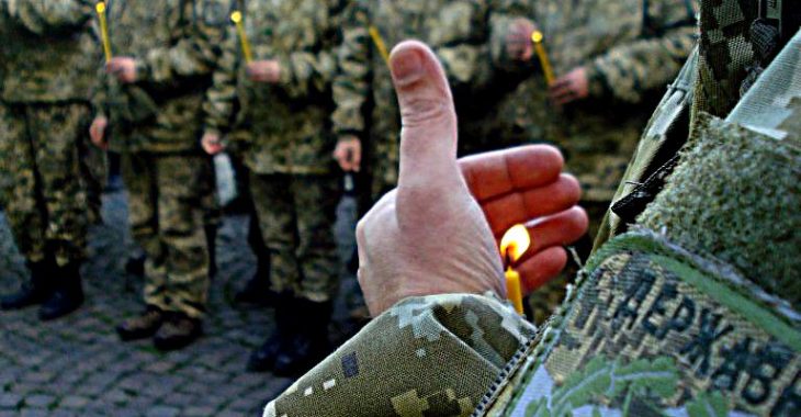 Зібратись на хвилину мовчання не дали бойовики: як бійці відзначили День пам'яті на передовій? Зібратись на хвилину мовчання не дали бойовики: як бійці відзначили День пам'яті на передовій?