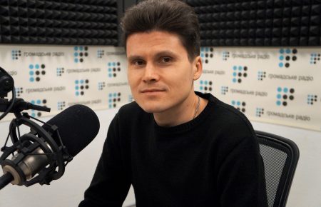 Цілісність України, Крим і погляд із космосу: виставка Антона Логова «Зошити»
