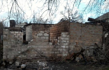 Бойовики обстріляли житлові будинки в Зайцевому (ФОТО)