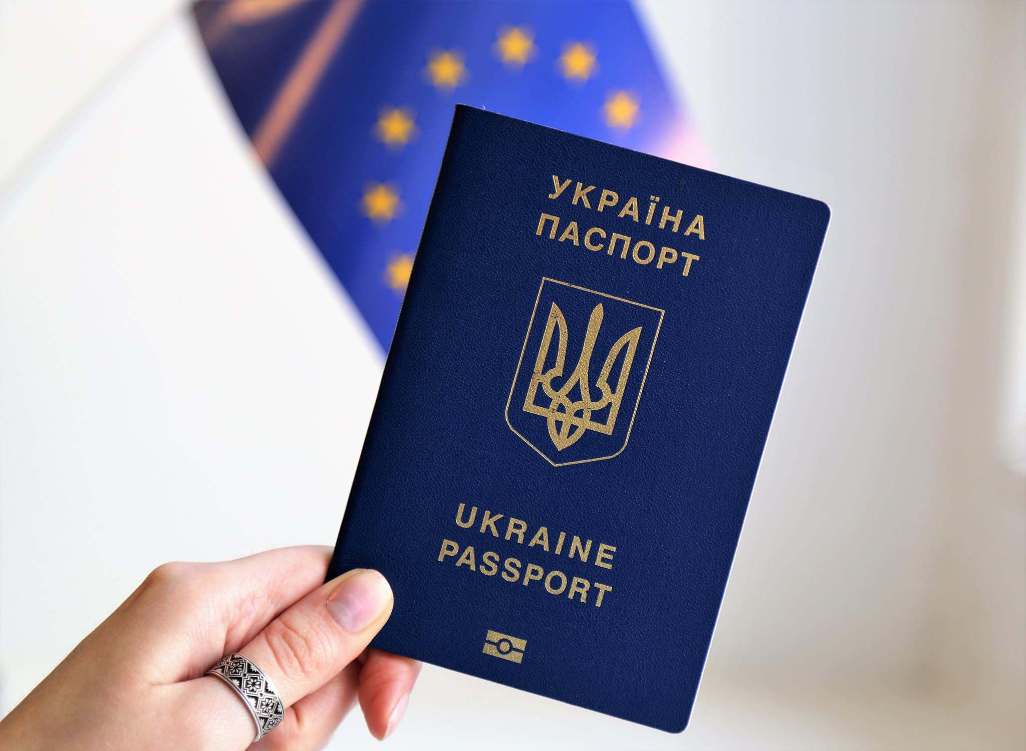 Электронная очередь создала проблемы для крымчан при получении паспорта