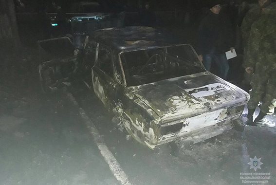 На Дніпропетровщині невідомі стріляли у авто поліції із РПГ На Дніпропетровщині невідомі стріляли у авто поліції із РПГ