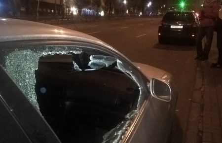 В центрі Києва пограбували два авто (ФОТО)