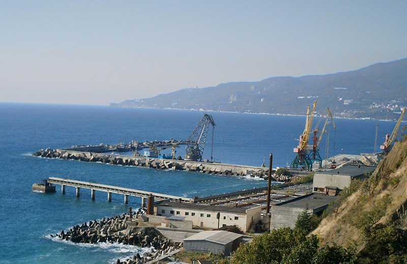 У жовтні 22 судна незаконно перебували у портах окупованого Криму, — МінТОТ