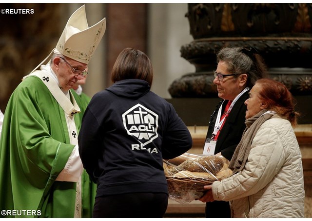 Папа Франциск нагодував 4 тисячі нужденних у День бідних (ФОТО)