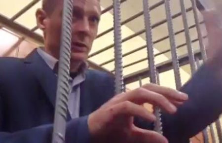 В Харкові суд визнав винним Юдаєва в захопленні ОДА та звільнив за законом «Про амністію»