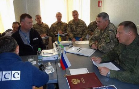 Російські офіцери у СЦКК завтра покинуть Донбас