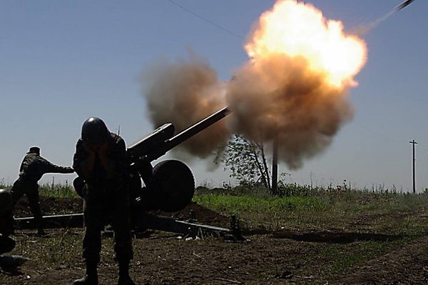Бойовики з важкої зброї обстріляли позиції ЗСУ біля Павлополя