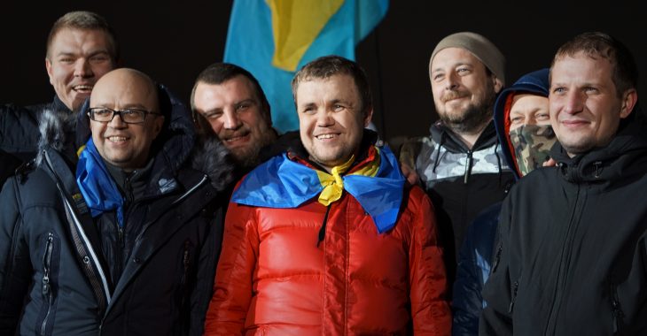 «Вітаємо вдома»: як Київ зустрічав звільнених полонених (Фоторепортаж) «Вітаємо вдома»: як Київ зустрічав звільнених полонених (Фоторепортаж)