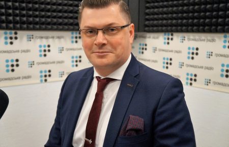 Чому чотирьом радіостанціям дозволили не дотримуватися квоти 30% на українську музику