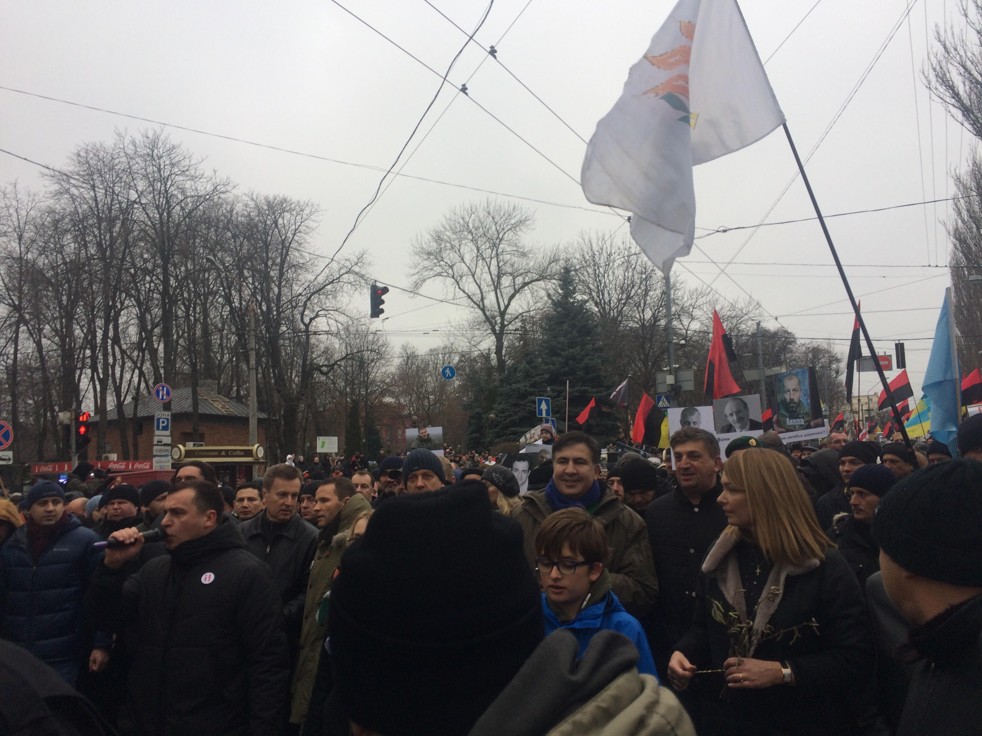 Марш за імпічмент: мітингувальники заблокували рух транспорту (ФОТО)