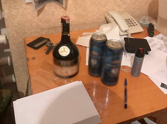 На Кіровоградщині затримали поліцейського, який постачав наркотики арештованим (ФОТО)