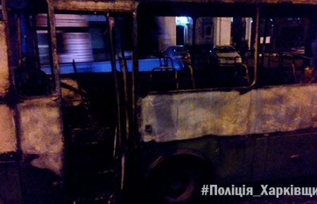 У Харкові загорілась маршрутка з пасажирами, ніхто не постраждав (ФОТО)