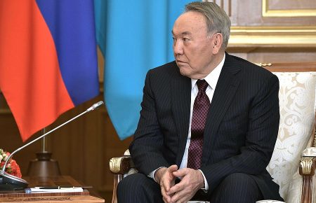 У Казахстані заборонили анонімні коментарі в інтернеті